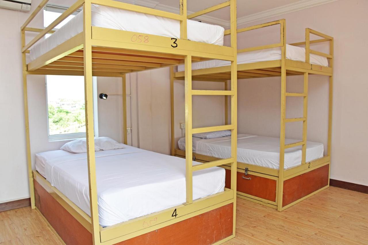 Mad Monkey Hostel Kampot (Adults Only) Екстериор снимка