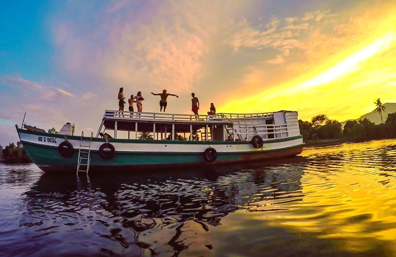 Mad Monkey Hostel Kampot (Adults Only) Екстериор снимка