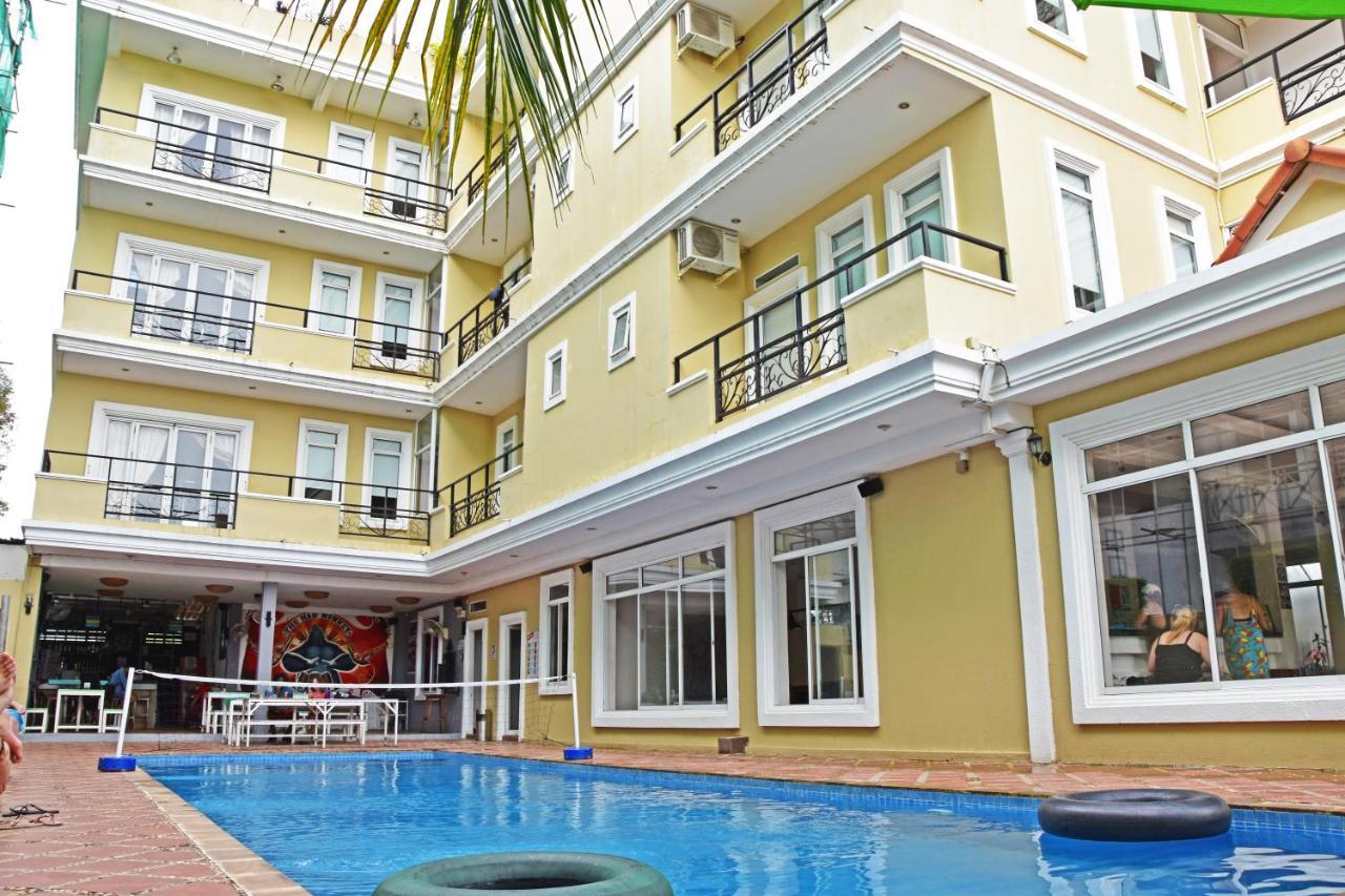 Mad Monkey Hostel Kampot (Adults Only) Екстериор снимка